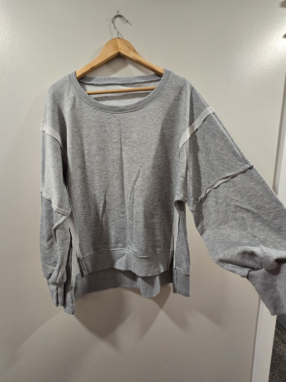 Boutique Gray Raw Edge Seam Women's Lightweight Crewneck Sweatshirt XXL